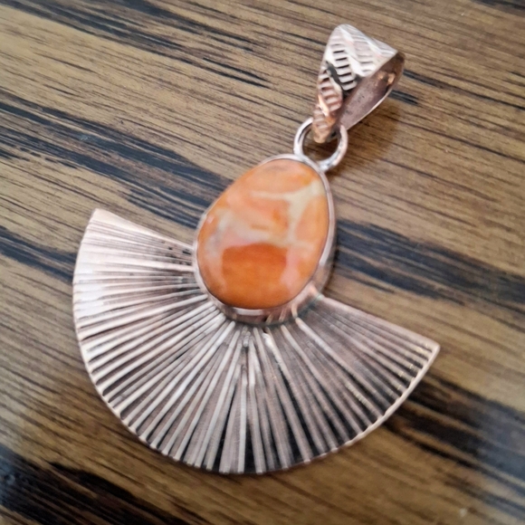 Pendant Orange Spiny Oyster In Copper - Picture 2 of 4